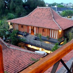 Omah Sinten Heritage Hotel & Resto